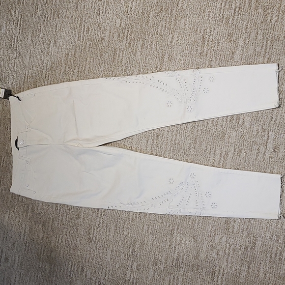 White cutout capri - Picture 1 of 5